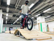 イオン海老名SCに、日本初の電動バイク専用インドアスポーツ施設が誕生