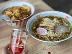 ラーメン女子と栃木県佐野市の老舗酒蔵がコラボしたカップ酒