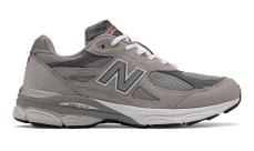 ニューバランスの人気モデル「990」から三代目の「990 v3」が復刻して登場