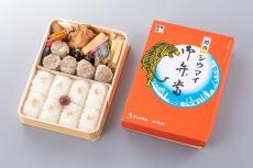 コロナが生んだ絆、業界初のコラボ駅弁発売「まねき食品×崎陽軒 関西シウマイ弁当」