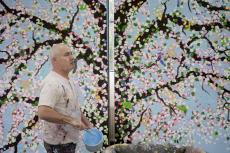 美術館の「花」を愛でよう。六本木・国立新美術館で「ダミアン・ハースト 桜」展開催