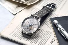 日本人で3人目に認定された独立時計師・牧原大造氏とコラボした「桜」の腕時計