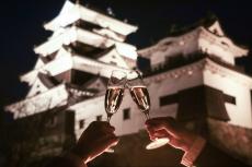 愛媛に行くなら“城の麓で美酒を楽しめる”キャッスルBARと大洲城での宿泊体験を