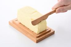 メイド・イン・広島！銀行とベーカリーが企画した「バターケース・バターナイフ」