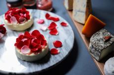 開店1周年記念｜「ランマス」六本木ヒルズ店が提案するバラ×チーズのマリアージュ