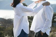 着心地のよさを追求、長く愛用できる「メーカーズシャツ鎌倉」とのコラボ白シャツ