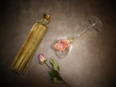 アカシア＆レンゲの花のフレーバーが登場、ギフトにも喜ばれそうなリッチなハチミツ酒「meadol」