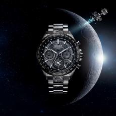 月面を思わせる腕時計！シチズンと「HAKUTO-R」のコラボレーションモデル