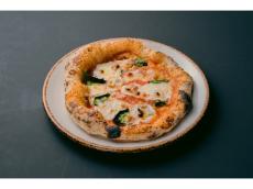 一押しは窯焼きピザやアクアパッツァ、神戸に空間と料理のギャップを楽しむピザ店「Za’snatch」誕生