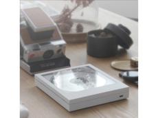 インテリア性抜群！ジャケットアートを引き立てるCDプレーヤー「Instant Disk Audio CP1」