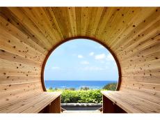 バレルサウナ沖縄“初”導入。東シナ海の風を感じる「オリエンタルホテル 沖縄リゾート＆スパ」でととのう体験
