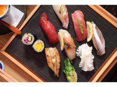 「アゴーラ福岡山の上ホテル&#038;スパ」内の「暦」で味わえる、九州の豊富な魚介類を味わえる鮨コースがいい！