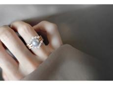 国際真珠デザインコンペティションで入賞した「NEU ＆ TIM」のリングを贈ろう &#8211; 彼女の心を掴むギフト