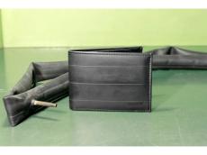 セカンド財布にもおすすめ、イタリアの工房・ミニマーの自転車のタイヤを再生したタフなメンズ財布＆ポーチ
