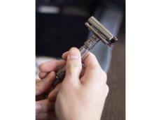 世界初、50段階の調整ができるカナダ発の両刃カミソリ「Rockwell T2」でひげ剃りのヒリヒリ感をゼロに