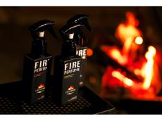 火を眺めながら上質な時間が過ごせる“焚き火専用”の香水「ファイヤーパフュームTM」とは？