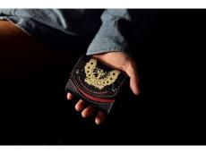 栃木レザー製のミニ財布、モチーフは映画『レジェンド&#038;バタフライ』でも話題の「織田信長」！
