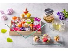 お祝いに、記念日に、花の蕾のような優雅な手毬寿司を。色鮮やかなフラワーボックス入りの春のランチ