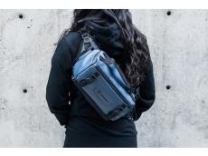 米国バッグブランド「WANDRD」のデザイン性・機能性・拡張性をもったスリングバッグ。3サイズ7色で展開