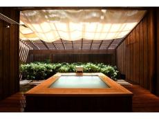 箱根の“泊まれない”旅館「金乃竹 茶寮」で過ごす昼下がり。温泉と黒毛和牛を愉しめる客室でゆったり10時間