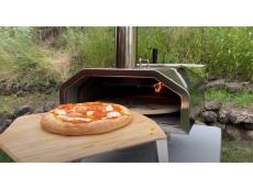 10分で500℃の高温に。本格ピザがあっという間に焼ける、持ち運べるピザ窯「QubeStove」