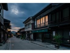 奈良井宿に建つ分散型宿泊施設「BYAKU Narai」が、新たに2棟の古民家を改修しリニューアル