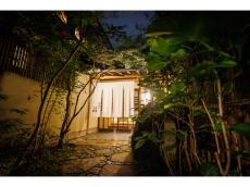 今の季節に旬を迎える「梅雨鱧」のコース。全席個室の「京料理 箔」で京都の夏を感じよう