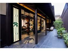 ミラノと京都の文化が融合した新店舗「カーサ ヴァレクストラ」が京都・花見小路通にグランドオープン