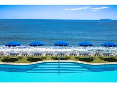 熱海「ACAO BEACH」のナイトプールで開放的な夏を楽しみながら、ロマンティックな時間を過ごそう