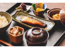 伝統グルメ・西京漬の焼きたてを味わおう！京都駅・伊勢丹にオープン「西京焼き 京都やま六」