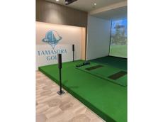 田町に港区最大級の24Hインドアゴルフ場「タマソラゴルフ」オープン！「令和の虎チャンネル」とタイアップ