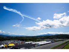陸と空のモータースポーツがWEC富士に！エアレース・パイロット 室屋義秀選手によるエアショー開催