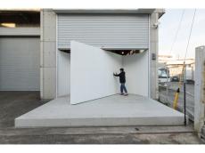 大阪｜工場跡地を活用した“見せる収蔵庫”MASKでアーティスト・持田敦子氏の大型アートプロジェクト完結