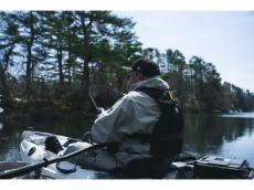 釣りを愛する人々へ、ヘリーハンセンが“水辺に漕ぎ出す新たなフィッシングスタイル”を提案中