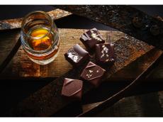 5つの蒸溜所のウイスキーとのマリアージュを楽しむ「ショコラティエ パレドオール」のショコラ