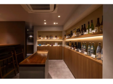 オープン1周年を迎えた熟成日本酒専門のショップ兼バー「熟と燗」が新たな試みを開始