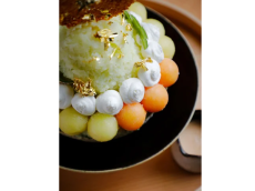 「京都の果物と夏野菜のアフタヌーンティー」と「マスクメロンのかき氷」を味わう京都旅