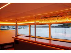 東京・日本橋発着｜新造リバークルーズの船上BARで、シャンパンを片手に夜景と夜風を堪能しよう
