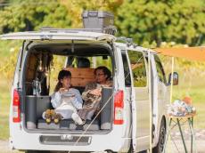 キャンピングカーの悩みを解決！日常使いもOKな「Van Life Kit For HIACE」