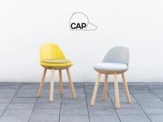 コンパクトな動きでどんな場所にもフィット！座面が回転する木製チェア「CAP Chair」