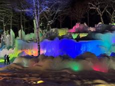 息をのむ幻想的な世界！氷のオブジェ・イルミネーションが彩る飛騨高山「氷点下の森 氷祭り」開催