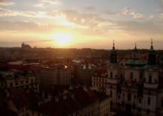 14世紀の街並を望む絶景── 世界遺産の街・プラハ「天文時計の塔」