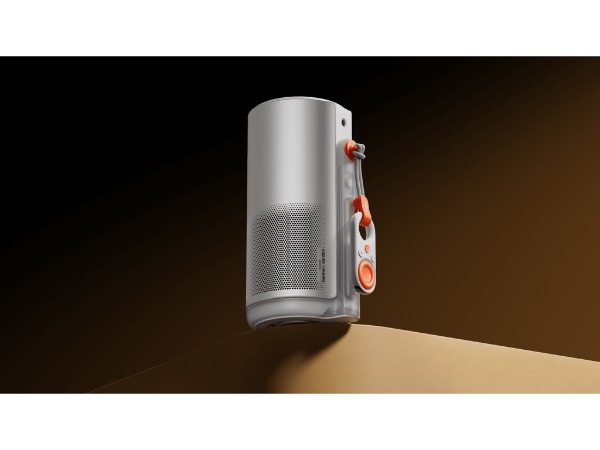 バッテリー内蔵型ポータブルプロジェクター「Aladdin Poca」。Makuake