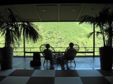 雄大な箱根連山を眺めくつろぐ温泉旅館「箱根吟遊」