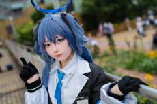 【コスプレ】クールな『ブルアカ』ユウカが可愛い！注目レイヤー・えびせんべい【写真8枚】