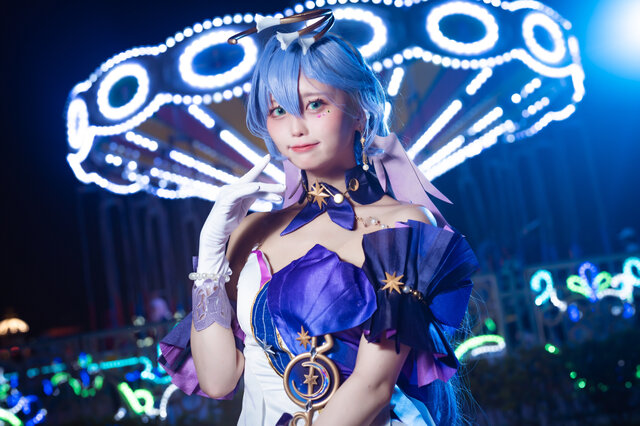 【コスプレ】名古屋の夜を彩る『崩壊スターレイル』ロビン！ポージングが巧みな美女レイヤー・ぷおぷお 【写真8枚】