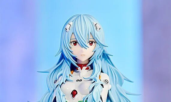 「エヴァ新劇場版」ロングヘアな綾波レイのフィギュアが再販！全身を包むボリュームたっぷりの髪型に注目