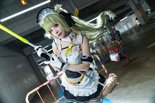 【コスプレ】無防備すぎる“お掃除メイド”に目が釘付け！『NIKKE』ソーダの美女レイヤー【写真9枚】