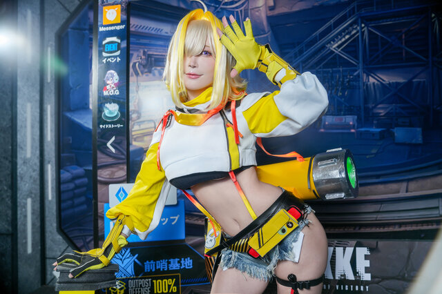 【コスプレ】美くびれ際立つ、S字ラインがお見事！『NIKKE』エレグの美女レイヤー　【写真10枚】