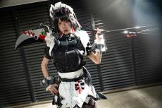 【コスプレ】超絶スタイリッシュ！美脚に黒タイツが映える“鮫メイド”はお好き？【写真8枚】